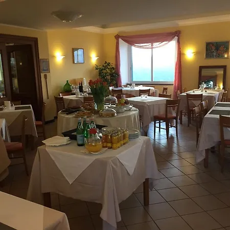 מלון Montallegro