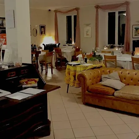 Отель Montallegro